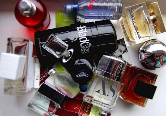 Опрос “Mon Parfum et Moi”, флакон-брелок от Prada и новый диффузор от Diptyque