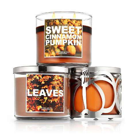 Leaves candle и Sweet Cinnamon Pumpkin candle от Bath & Body Works – ароматные подарочные свечи на Рождество