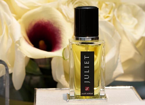 Juliet Extrait de Parfum от Juliet Stewart – новый концентрированный женский парфюм, созданный на основе одноименного аромата