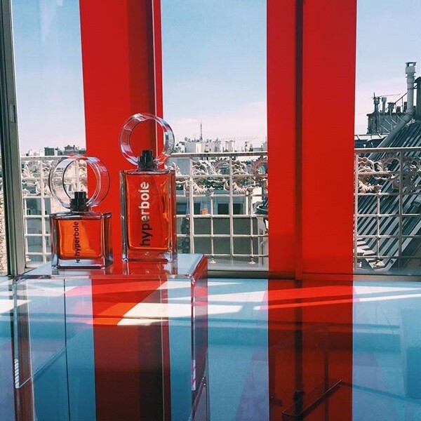 Hyperbole от Courreges