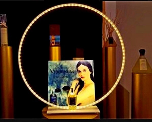 Viburnum Il Gelsomino Notturno от Laura Tonatto