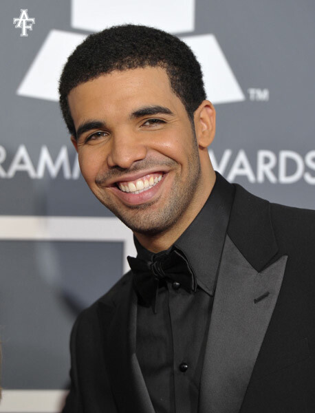 Рэппер Drake хочет запустить собственную парфюмерную линию совместно с Sephora