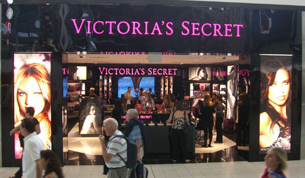 Новые магазины брендов Victoria’s Secret, Yves Rocher и Heinemann