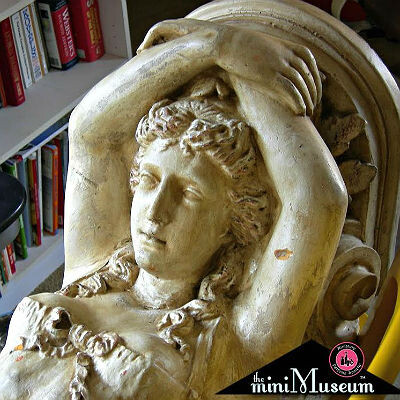 Helena и Helena MMXIV от Esscentual Alchemy