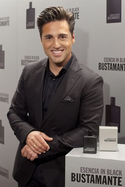Esencia in Black от David Bustamante