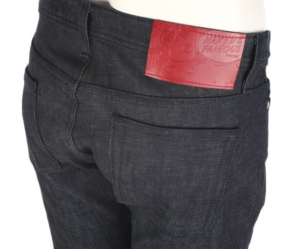 Джинсы «потри и понюхай» от Naked & Famous Denim