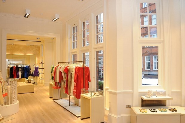 Магазины брендов: Oscar de la Renta, Nuance Group и Avon