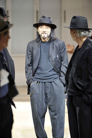 Всемирно известный японский дизайнер Йоджи Ямомото (Yohji Yamamoto) перевыпустит в 2013 году все свои ароматы