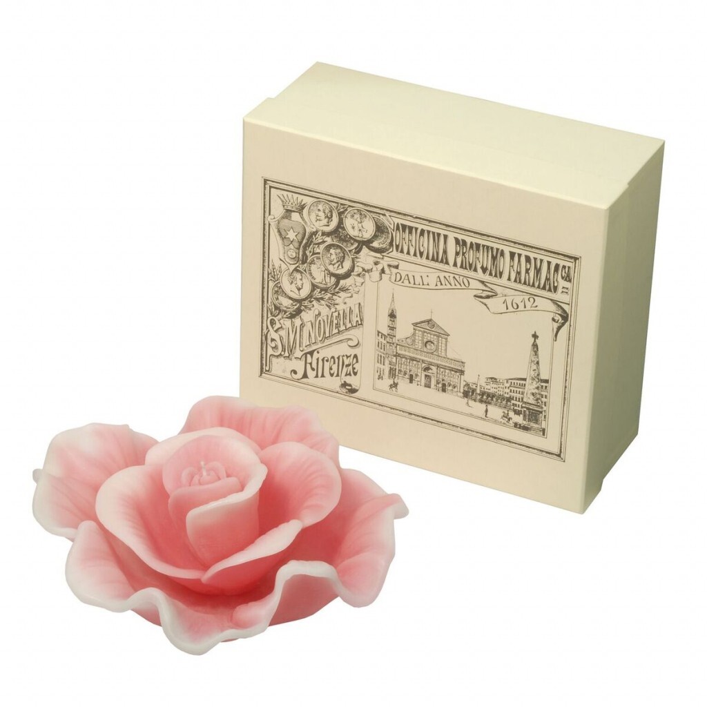 Candela Rosa. Крупная, красивая свеча ручной работы составлена из трех частей и ароматизирована нежным, утонченным ароматом роз. Candela Rosa. Крупная, красивая свеча ручной работы составлена из трех частей и ароматизирована нежным, утонченным ароматом роз.