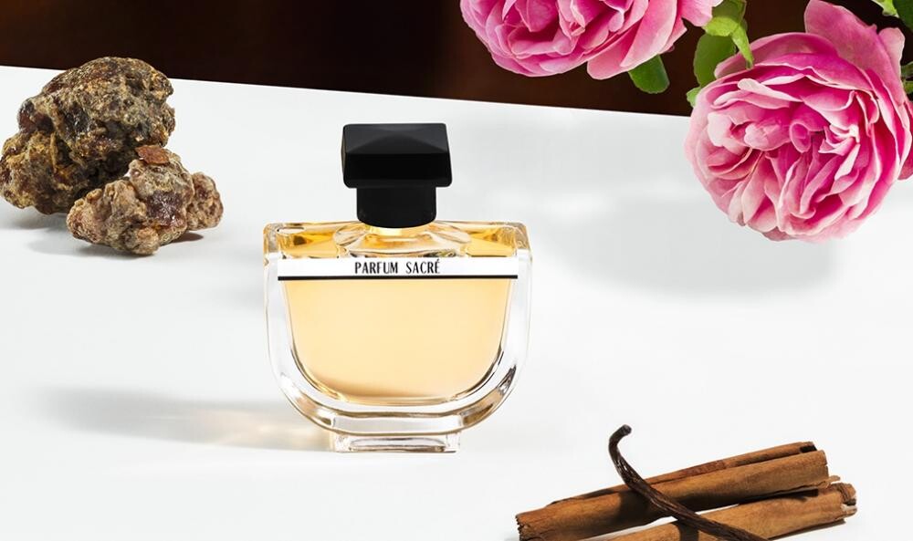 Parfum Sacré.jpg Parfum Sacré.jpg