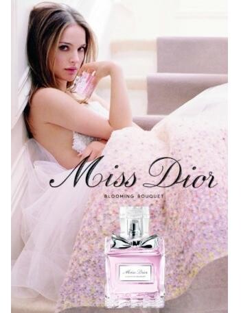 2_Miss Dior Blooming Bouquet_with girl.jpg 2_Miss Dior Blooming Bouquet_with girl.jpg
