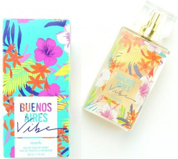 2_Mark._Buenos Aires Vibe_perfume with pack.jpg