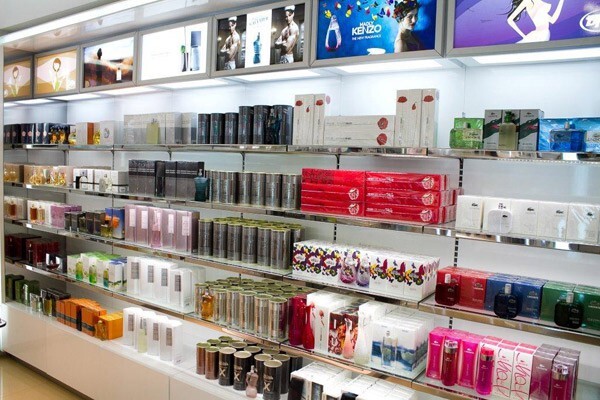 2_3_Duty Free Americas_stores.jpg