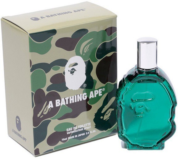 2_A Bathing Ape_with pack.jpg 2_A Bathing Ape_with pack.jpg