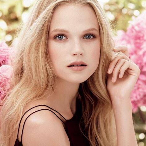 6_Gabriella Wilde_for Estee Lauder.jpg