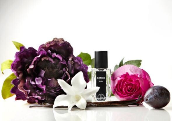 3_Etre Au Parfum_Rose Trois_poster.jpg