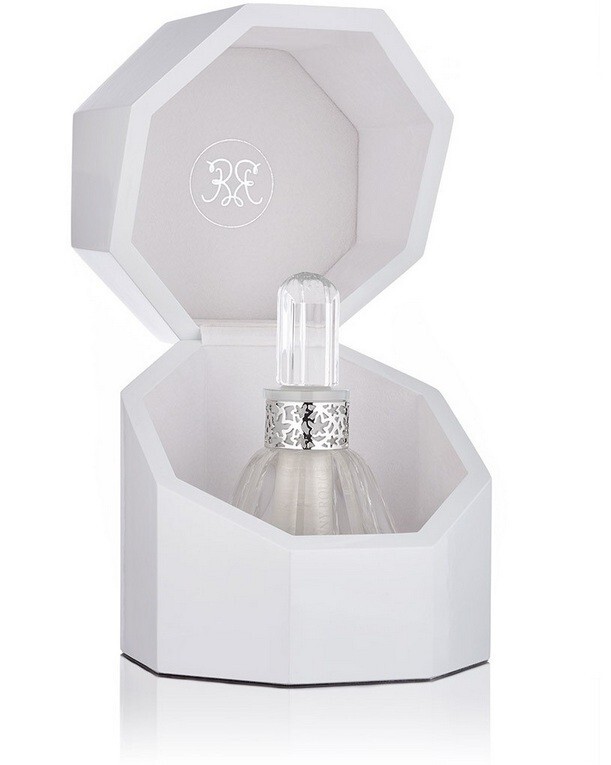 Rouge Bunny Rouge_Arcane_in pack.jpg Rouge Bunny Rouge_Arcane_in pack.jpg