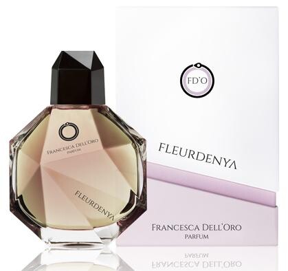 2_Francesca dell Oro_Fleurdenya_perfume with pack.jpg