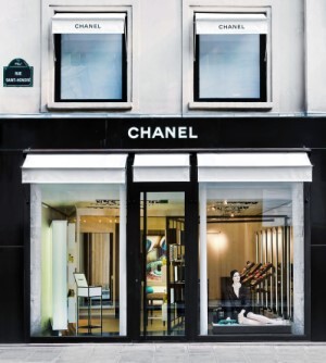 3_Chanel_store.jpg