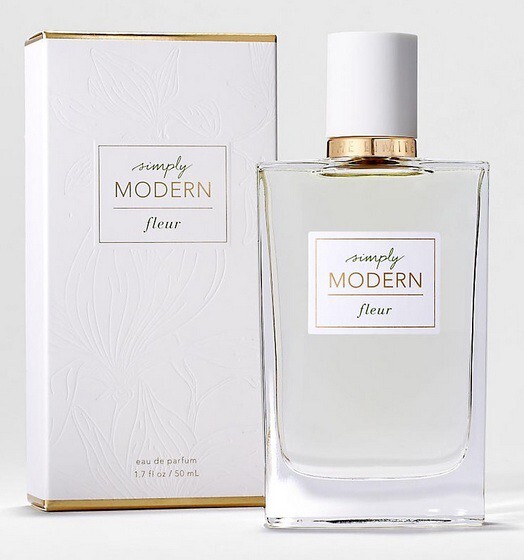 2_Fleur_with pack.jpeg