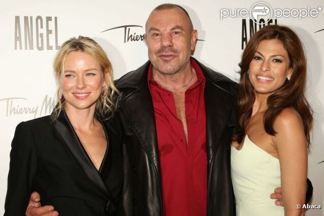 2_Thierry Mugler_with girls.jpg
