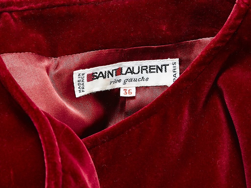 Фото: Yves Saint Laurent YSL_BurgundyVelvetJacket_Label_101.jpg
