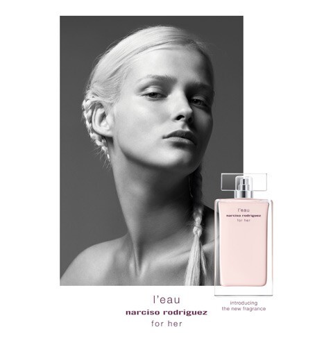 2_Narciso Rodriguez L`Eau For Her_with_girl.jpg