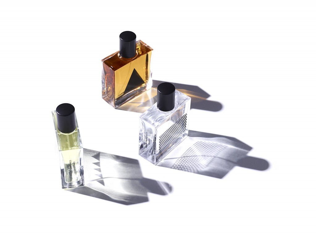 Фото: Rook Perfumes ashadedviewonfashion.com-rook-a-new-trio-of-unisex-fragrances-by-perfumer-nadeem-crowe-200210-rook-still-life-063-white.jpg