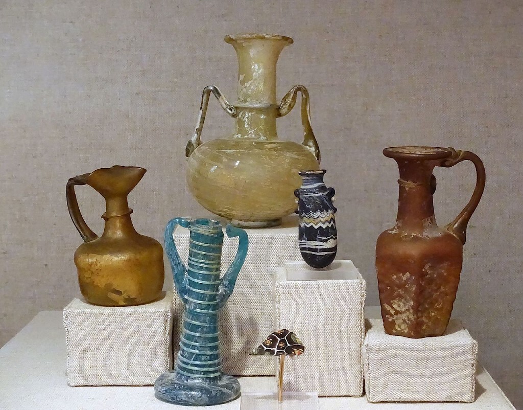 041120-04-History-Ancient-Perfume.jpg