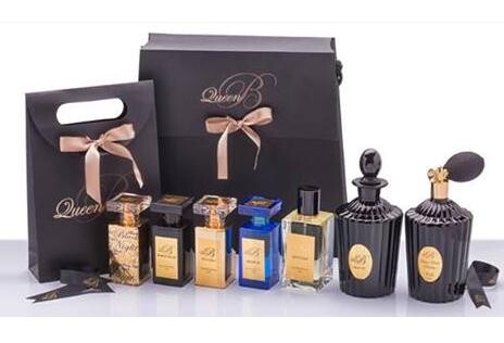 2_Queen B_perfumes with Spirit Oud.jpg 2_Queen B_perfumes with Spirit Oud.jpg
