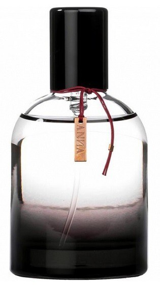 2_Anna A.I.J._Black_perfume.jpg 2_Anna A.I.J._Black_perfume.jpg