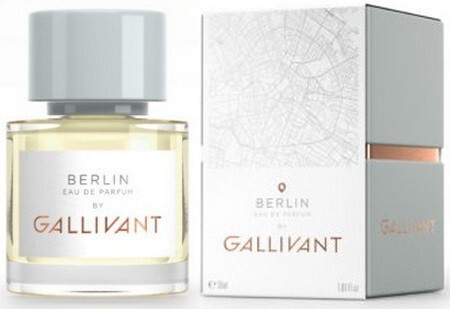 Gallivant_Berlin_with pack.jpg