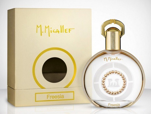 1_Freesia_with pack.jpg