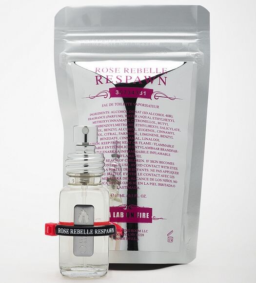 2_Rose Rebelle Respawn_with pack.jpg 2_Rose Rebelle Respawn_with pack.jpg