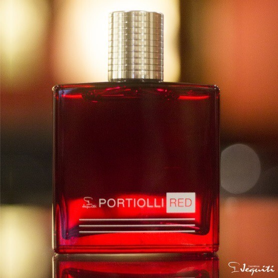 2_Jequiti_Portiolli Red_photo.jpg 2_Jequiti_Portiolli Red_photo.jpg