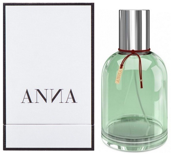 2_Anna_A.I.J._Green_with pack.jpg