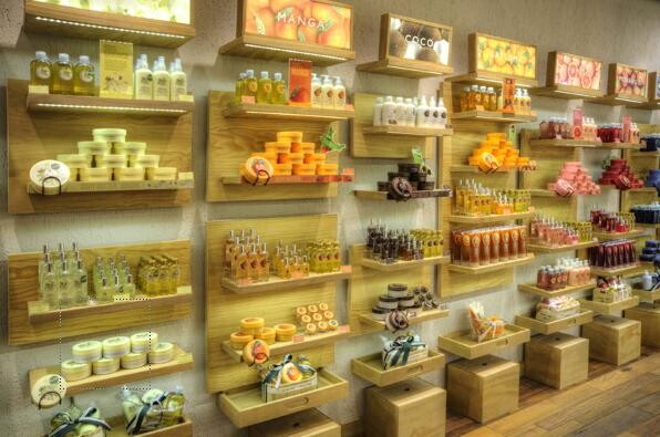 3_2_The Body Shop_store in Brazil.jpg