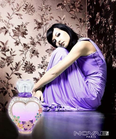 1_Violet_with girl.jpg