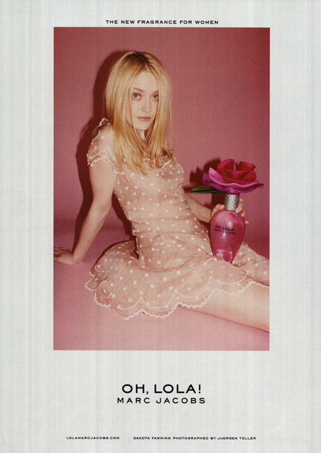 Marc-Jacobs-Dakota-Fannin-001.jpg