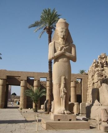 Ramesses II_statue.jpg Ramesses II_statue.jpg