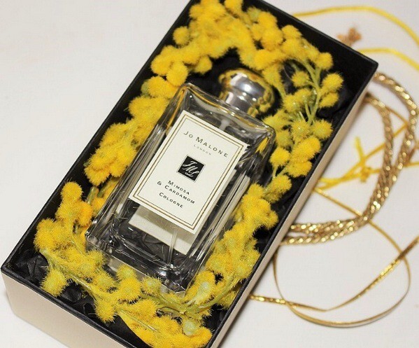 2_Jo Malone_Mimosa and Cardamom_perfume in pack.jpg