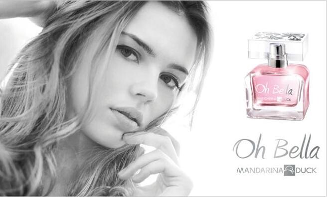 2_Mandarina Duck_Oh Bella_poster.jpg 2_Mandarina Duck_Oh Bella_poster.jpg