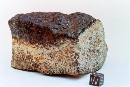 2_piece_of_meteorit.jpg
