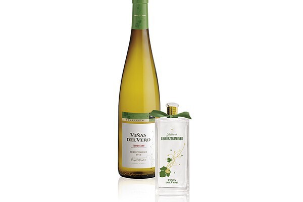 2_Perfume de Gewurztraminer_with wine.jpg 2_Perfume de Gewurztraminer_with wine.jpg