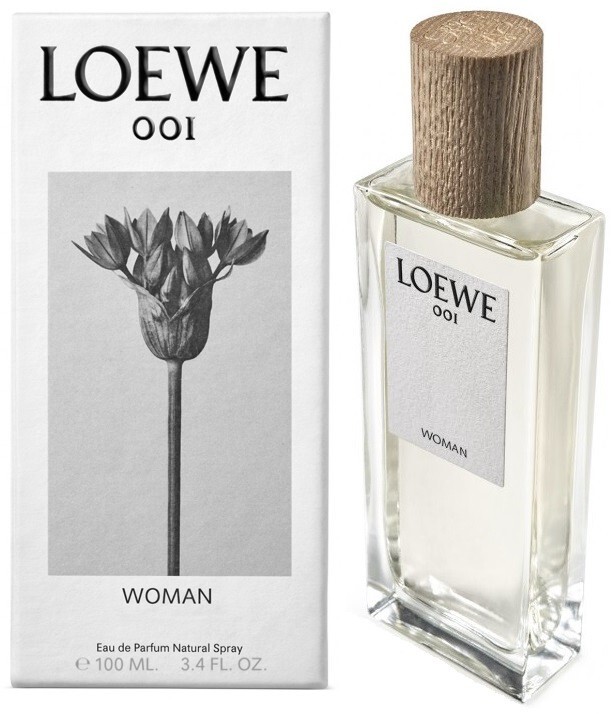 2_Loewe 001 Woman_with pack.jpg