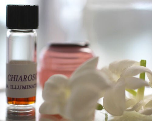 Chiaroscuro by Roxana Illuminated Perfume3.jpg