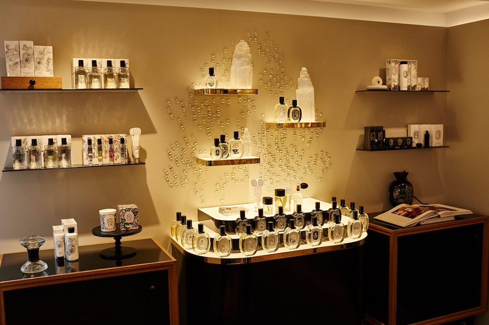 Интерьер одного из магазинов бренда. Фото: Diptyque diptyque_shopping_madisonave_courtesy_diptyque_20150309_diptyque_0074.jpg