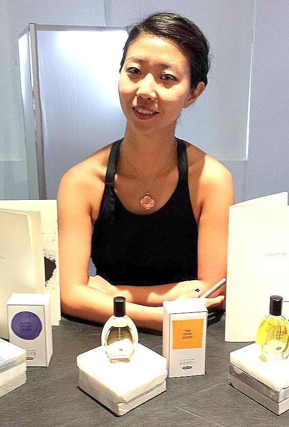 5_Beau Rhee_with perfumes.jpg 5_Beau Rhee_with perfumes.jpg