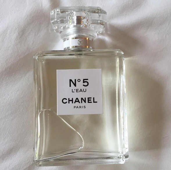 4_Chanel No.5 L`Eau_perfume.jpg