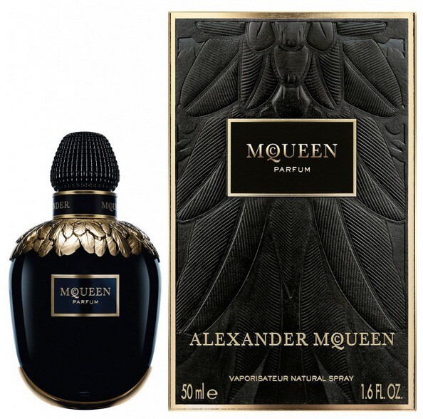 2_McQueen Parfum_with pack.jpg